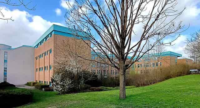 Mies-van-der-Rohe-Schule