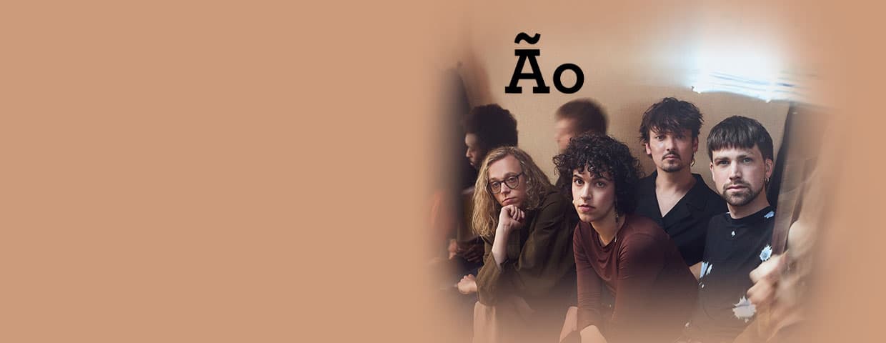 Ão